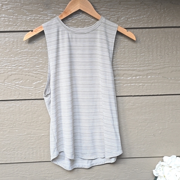 Athleta Cloudlight Striped Muscle Tank Top Size XS 657799 - Picture 5 of 8